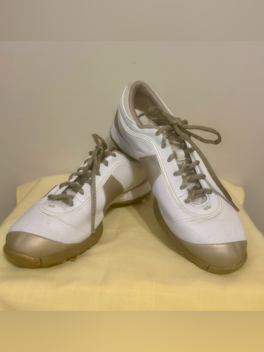 Size 7.5 EUC Nike Air Golf Shoes Gold White Soft Spikes Women's Shoes Retro